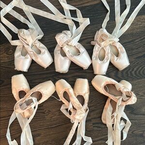 Used Pointe Shoes with Ribbons for @susancneal